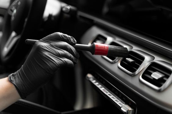Auto detailing Odolená Voda u Prahy - detailní čištění interiéru