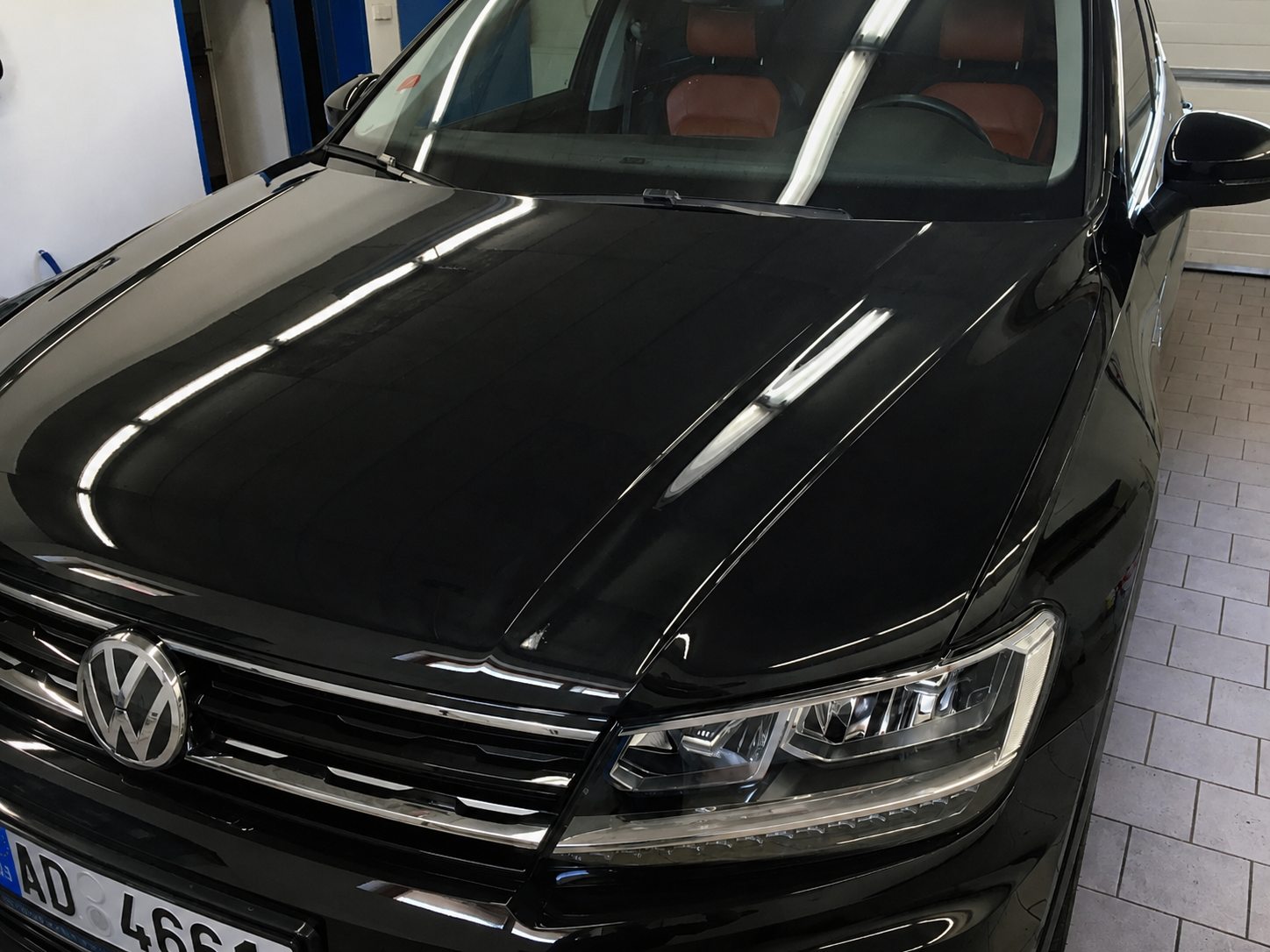 Leštění laku Odolena Voda u Prahy - Volkswagen s obnoveným leskem kapoty